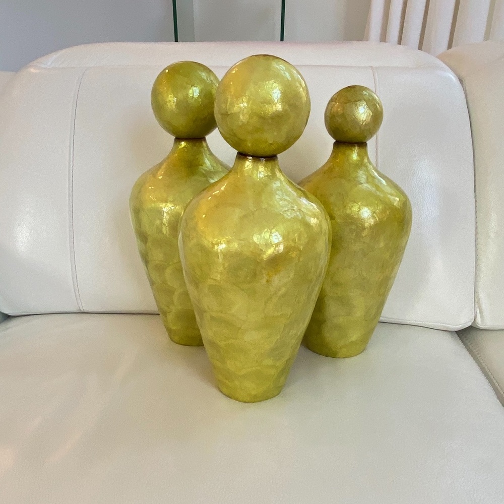 Vases with round spheres